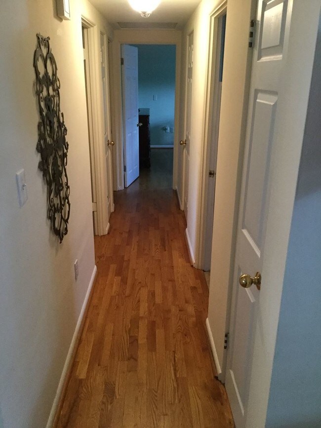 Foto del edificio - 3 br, 2 bath House - 1018 TURNER ROAD