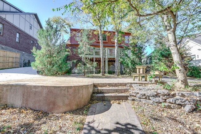 Foto del edificio - 502 32nd Ave S