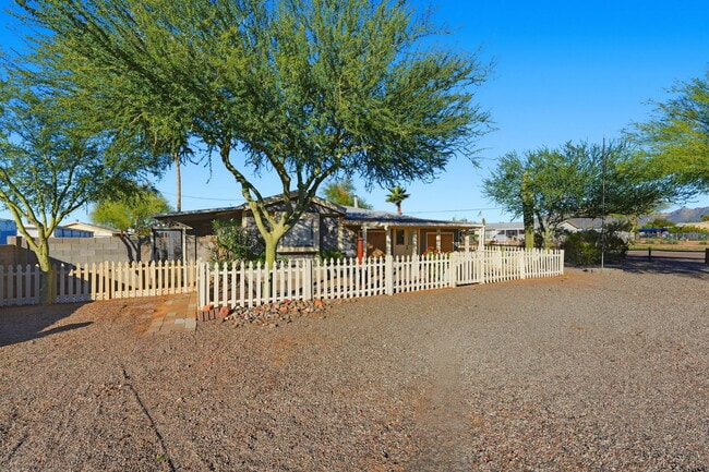 Foto del edificio - 2237 W Foothill St