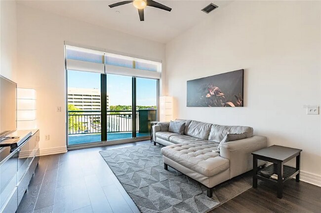 Foto del edificio - 1108 N Franklin St