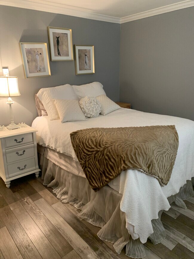 2do dormitorio (vista desde la esquina con escritorio) - 1128 11th St