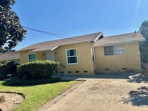 Building Photo - 5465 W Phillips St