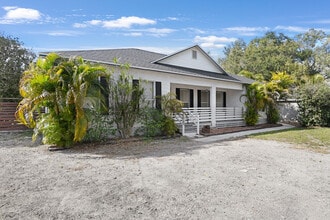 Building Photo - 704 Grape Ave