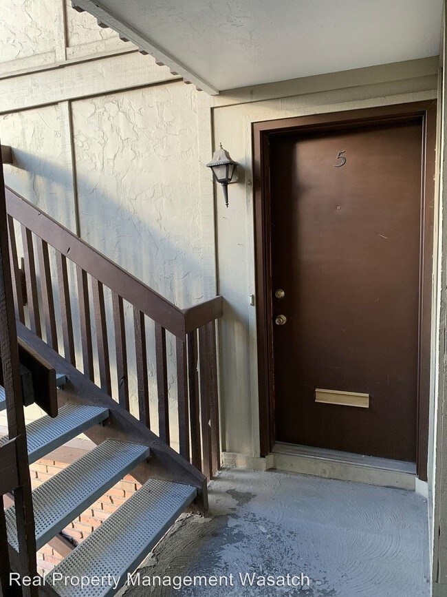 Building Photo - 2 br, 1 bath House - 5700 S 900 E #5