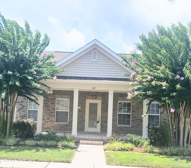 Foto principal - 147 Hatleyberry St