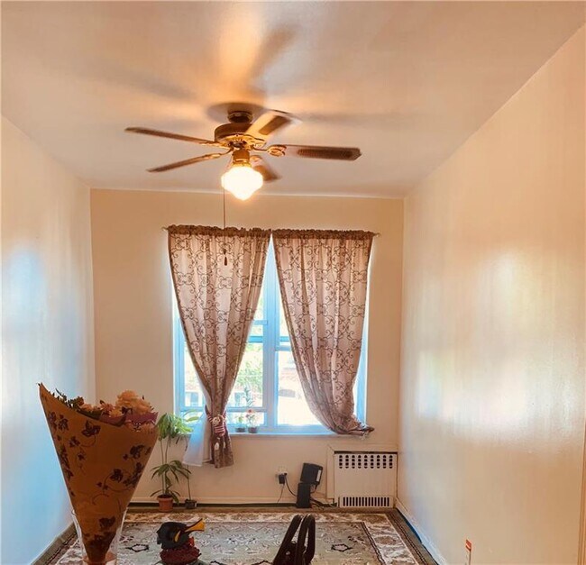 Foto del edificio - 2150 E 1st St