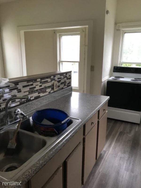 Foto principal - 335 W Main St