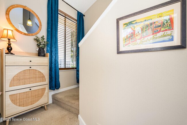 Foto del edificio - 1089 Country Club Dr