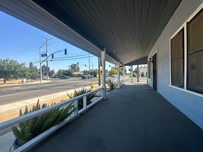 Building Photo - 1131 E Monte Vista Ave