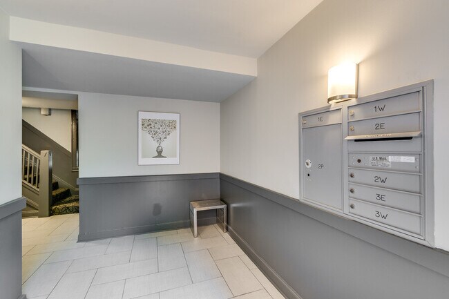 Foto del edificio - 836 E 53rd St