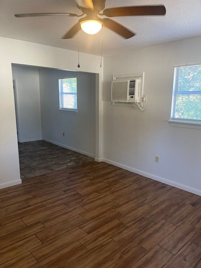 Building Photo - 199 Bayou View Dr