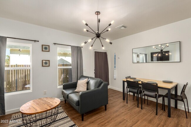 Foto del edificio - 310 N 18th Ave