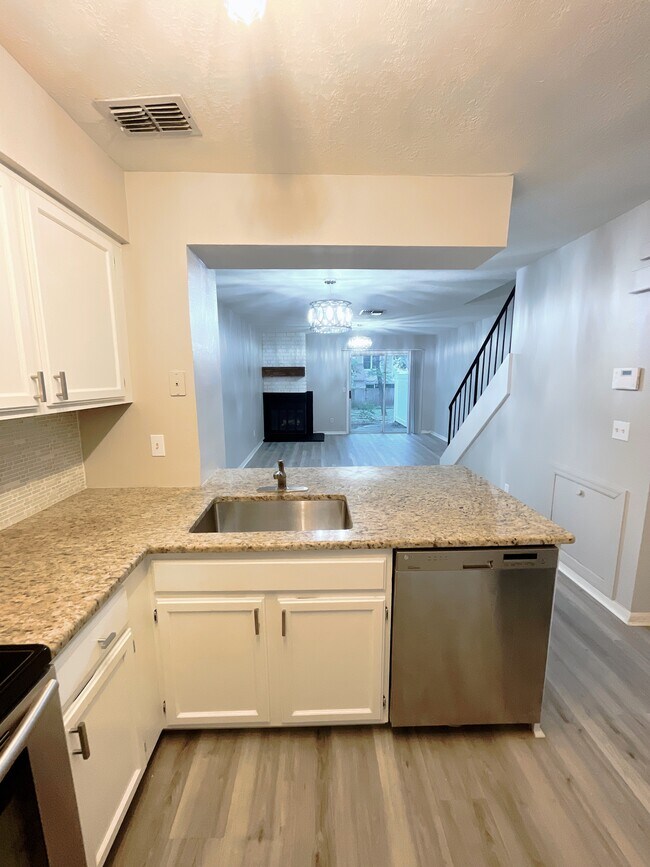 Building Photo - 11345 Regal Square Dr