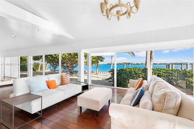 Foto del edificio - 7305 Belle Meade Island Dr