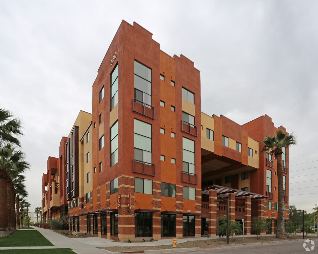 Building Photo - UL2