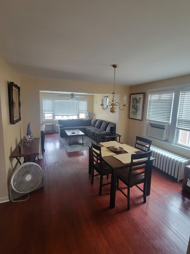 Foto del edificio - 7303 W Diversey Ave