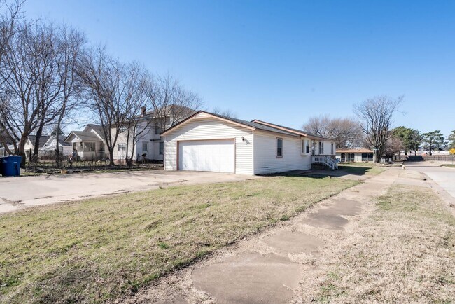 Foto del edificio - 2 Bed 1 Bath Tulsa Rental Home