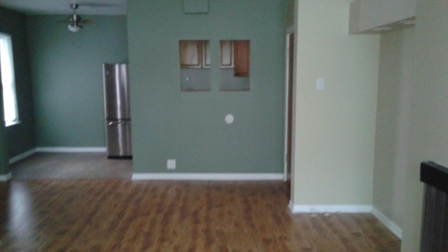 View into Dining Area - 5135 S Kenwood Ave