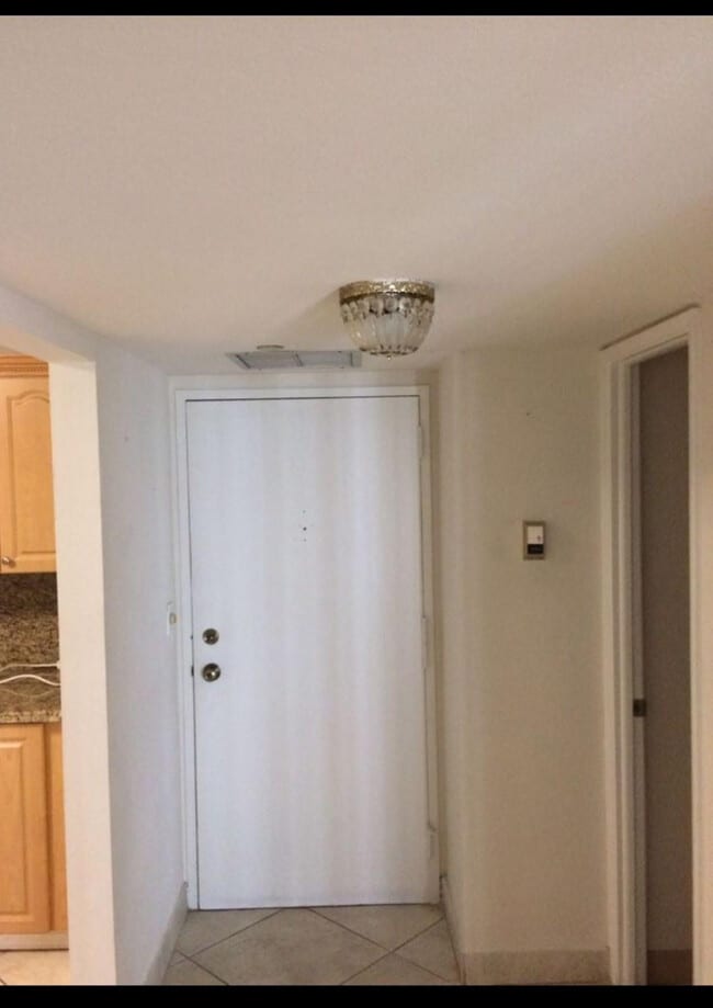 Foto del edificio - 1865 Brickell Ave