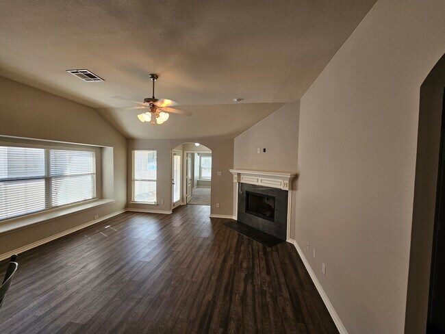 Foto del edificio - 1120 Charleston Ln