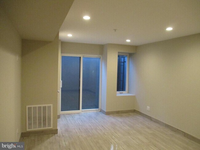 Foto del edificio - 1463 N Corlies St
