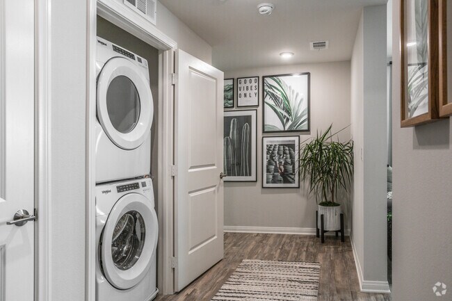 2HAB, 2BA - 1,056 ft² - Lincoln Village Apartment Homes