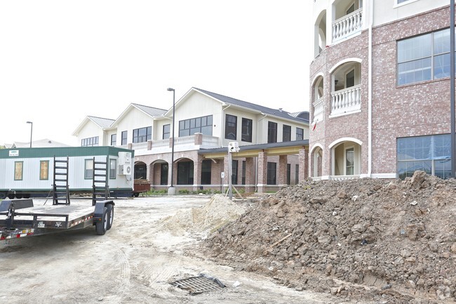 Building Photo - The Abbey at Westminster Plaza