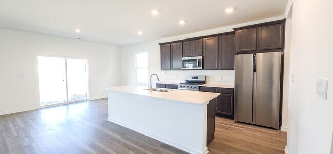 Building Photo - 10588 Morse Pl