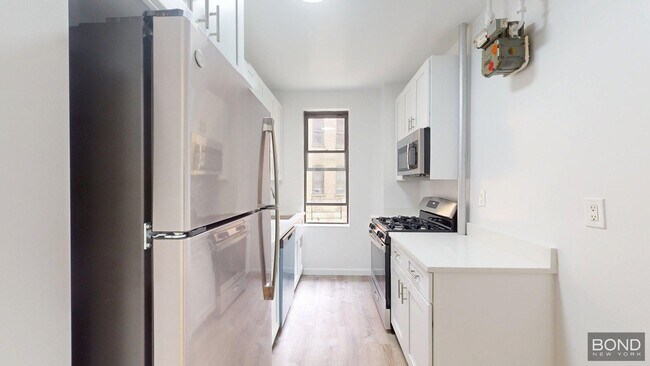 Building Photo - 605 W 170th St