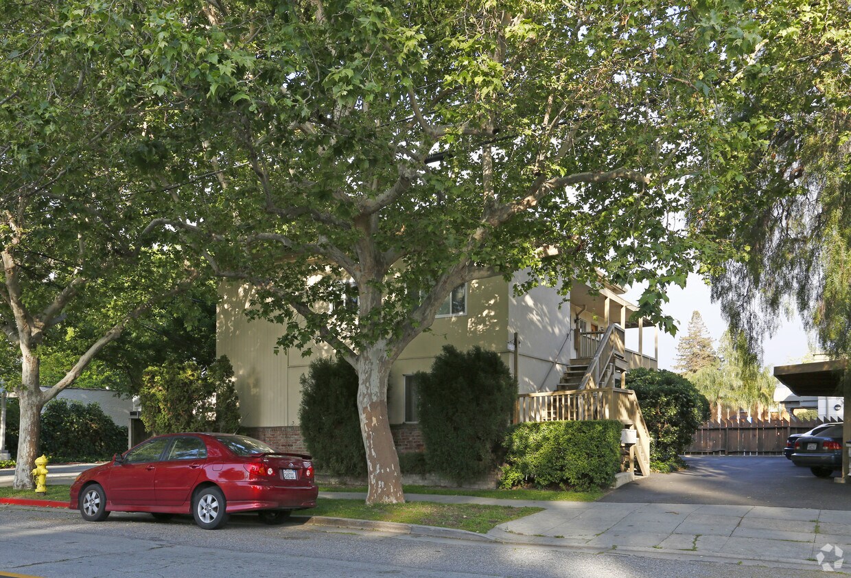 Primary Photo - 1133 Newhall St
