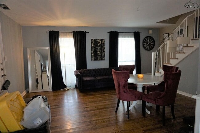 Building Photo - 1801 Rose St