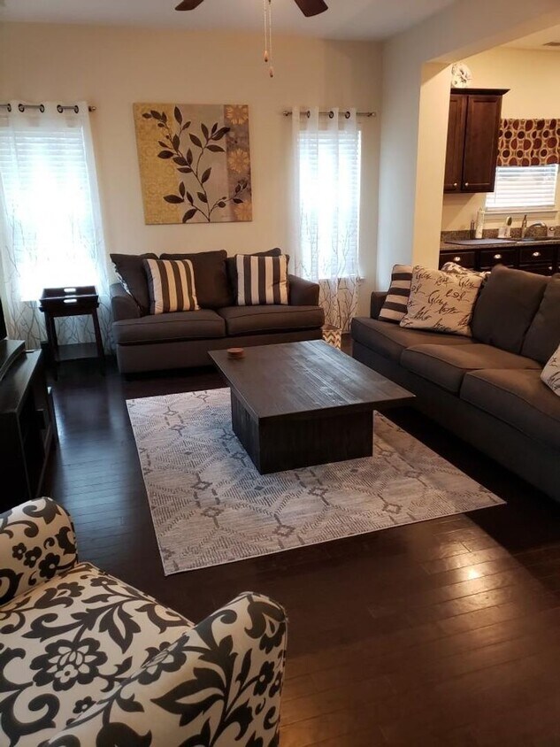 Primary Photo - Beautiful 4 bed in Dunham Marsh!
