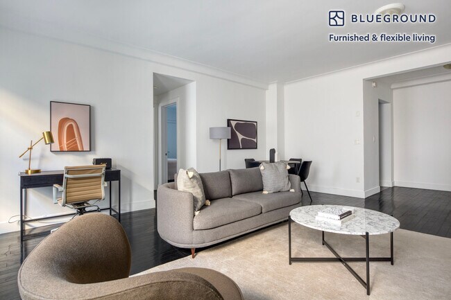 Foto del edificio - 15 W 55th St