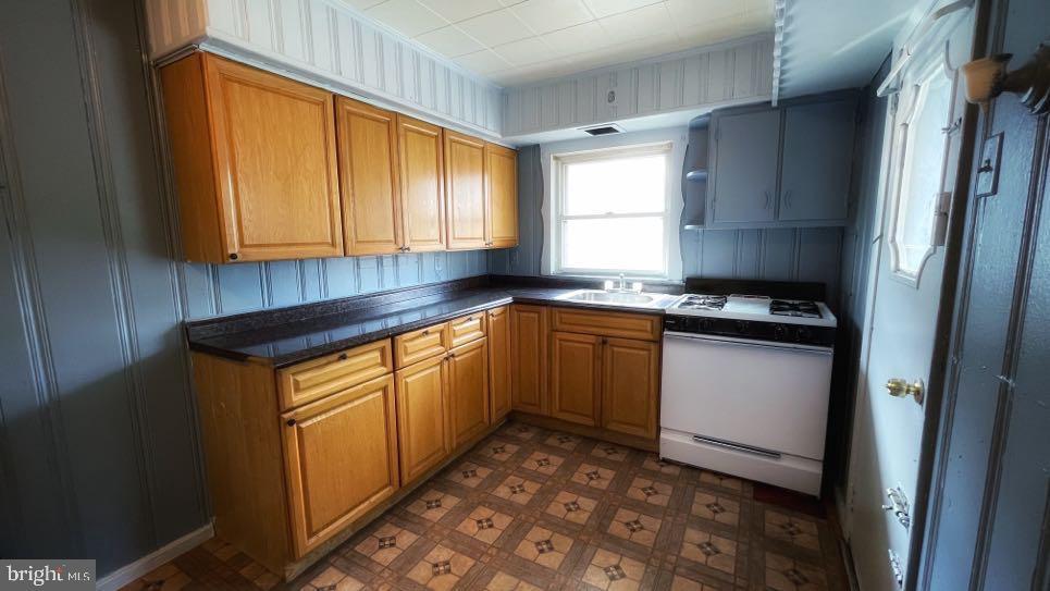 Primary Photo - 3085 Chatham St