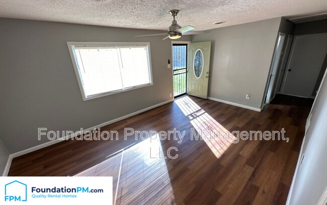 Building Photo - 3627 Sunrise St