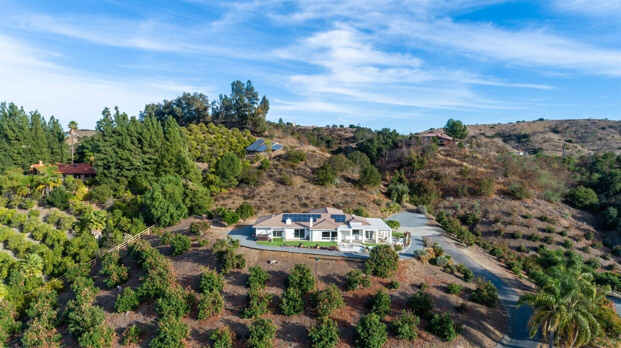 Primary Photo - 44230 De Luz Rd