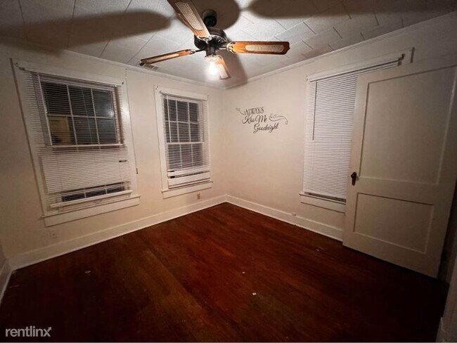 Building Photo - 2 br, 1 bath House - 637 Poplar Ave