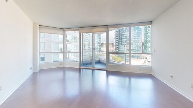 Interior Photo - 388 Beale