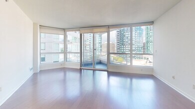 Interior Photo - 388 Beale