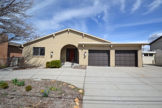 Awesome 5 bed 3 bath Home in Murray!!! - Awesome 5 bed 3 bath Home in Murray!!!