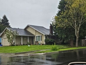 Building Photo - 3867 N Clarey St