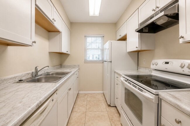 Photo - 828 Sky Lake Cir (Orlando, FL) Townhome