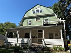 Building Photo - 1423 Summit St