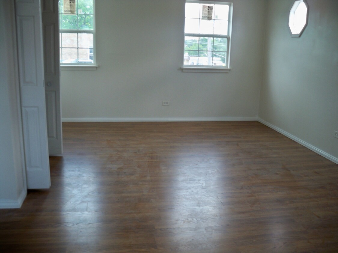 Building Photo - 1411 Grand Ave