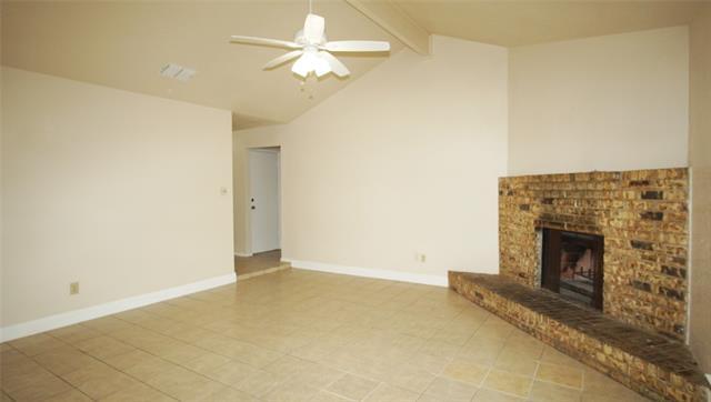 Building Photo - 7409 Meadow Creek Dr