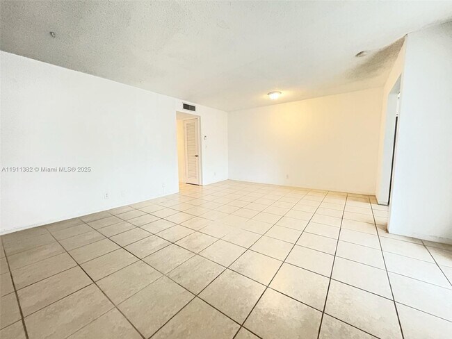 Foto del edificio - 725 NE 4th St