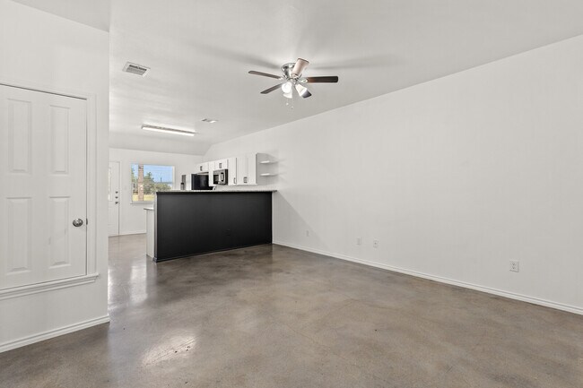 Building Photo - 238 N Mary Jo Dr