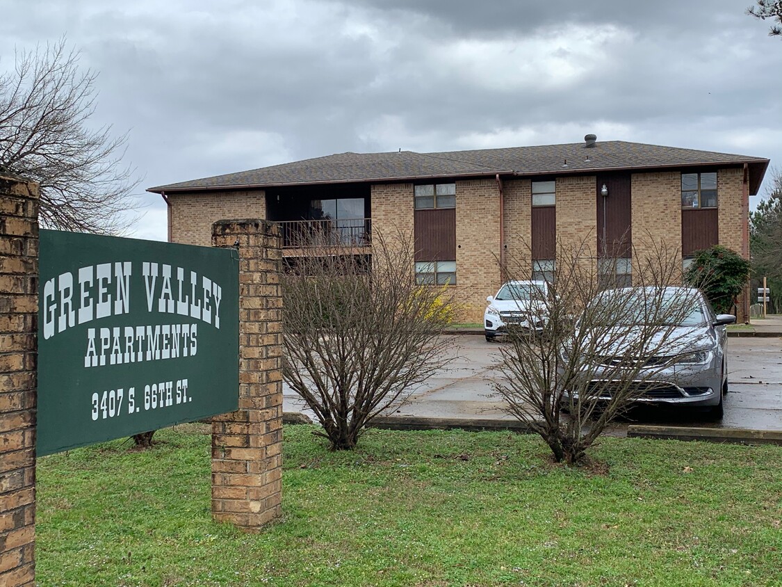 Primary Photo - Green Valley Apartments