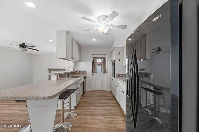 Foto del edificio - 2137 E Apollo Ave