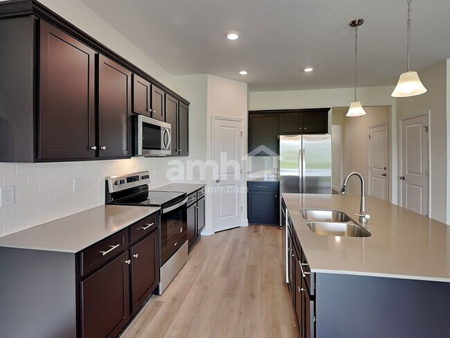 Building Photo - 1045 Heavenly Dr